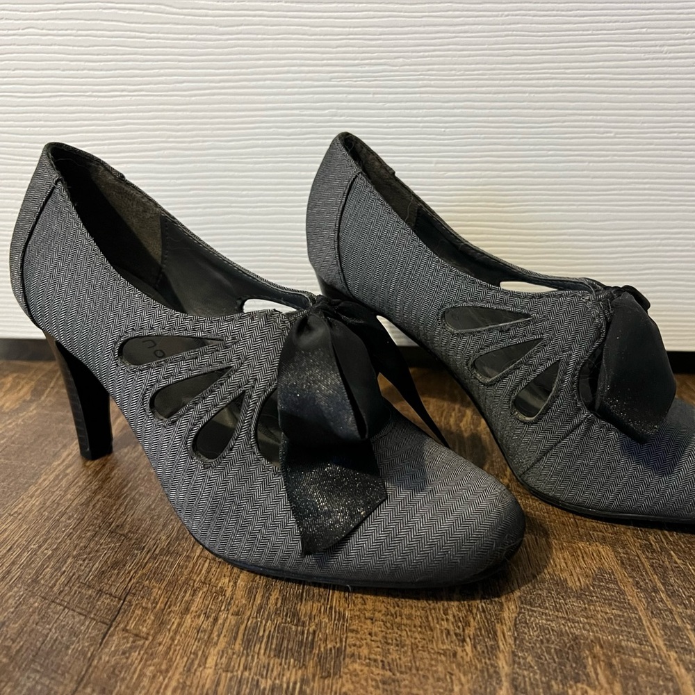 Ann Marino Heel with Bow